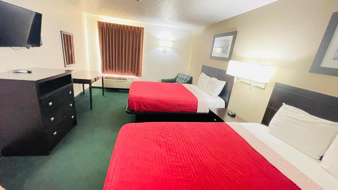 Pinckneyville Inn And Suites Extérieur photo