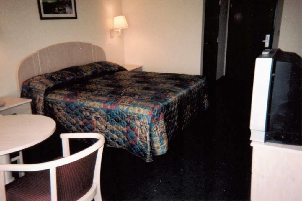 Pinckneyville Inn And Suites Extérieur photo
